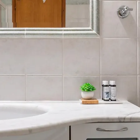 Giancarlo - Lovely With Stone And Wood Elements In Bay Βίλα Σύβοτα