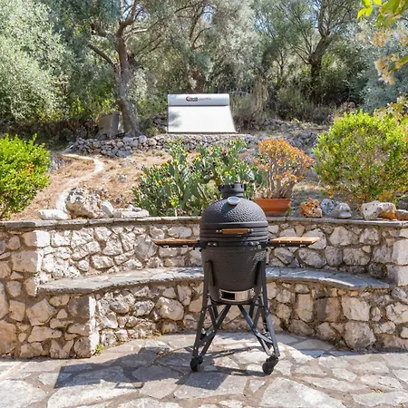 Giancarlo - Lovely With Stone And Wood Elements In Sivota Bay Mikros Gialos