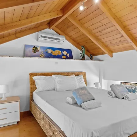 Giancarlo - Lovely With Stone And Wood Elements In Sivota Bay
