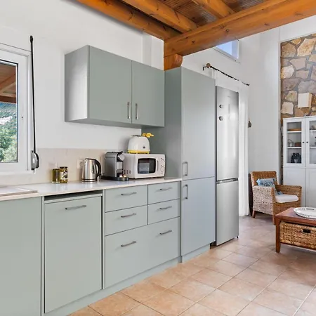 Giancarlo - Lovely With Stone And Wood Elements In Sivota Bay * Mikros Gialos